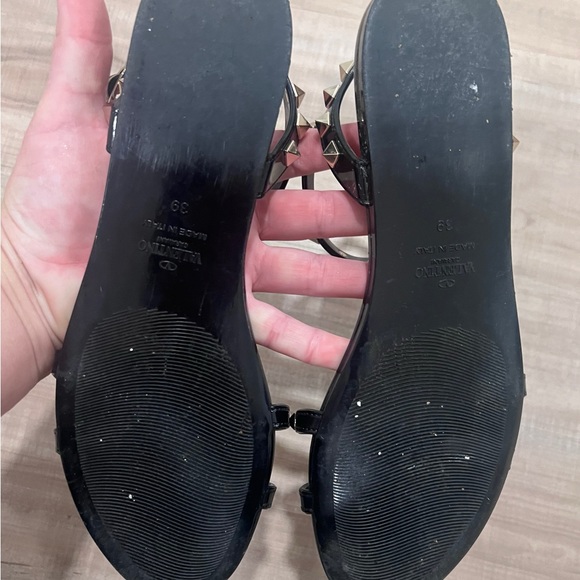 Great used condition Valentino Garavani Jelly Rockstud Sandals in Black Size 39 - Picture 3 of 4